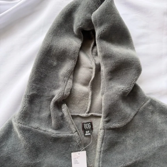 BDG Urban Outfitters sweater NWT - Picture 5 of 5
